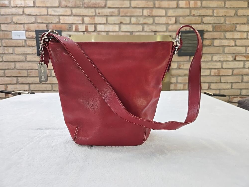Coach Vtg Y2K #9186 Legacy Soho Red Cowhide Leather Bucket Bag Glamoratti Moody